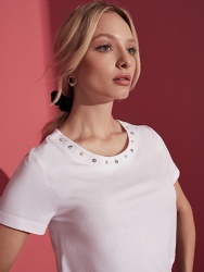 T-shirt with beads